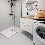 1 Bedroom Cozy In Apartment *