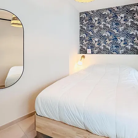 Apartment 1 Bedroom Cozy In *